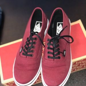 Women Authentic Lo Pro Vans 7.5